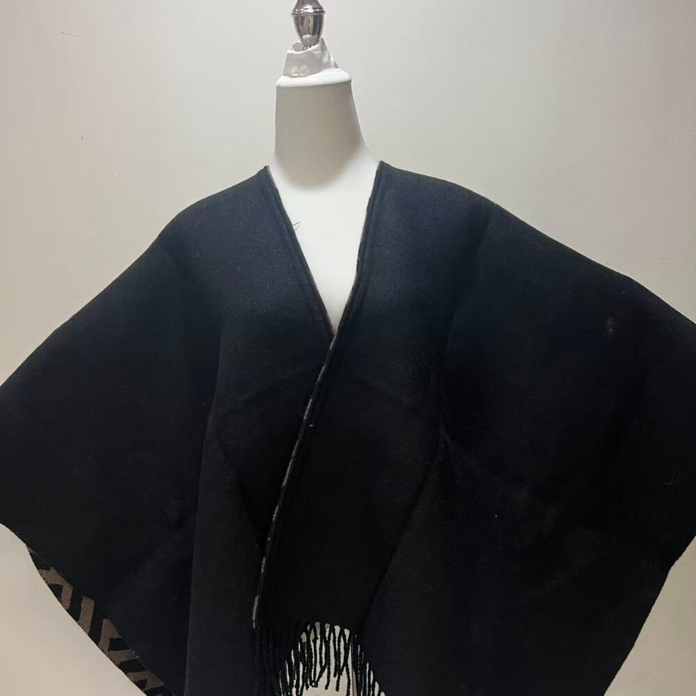 Fendi Shawl - Picture 6 of 7